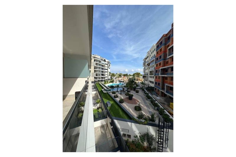 Foto da0939bb-11c1-434d-9128-166518882905. Lloguer apartament amb aparcament piscina a Campoamor Orihuela