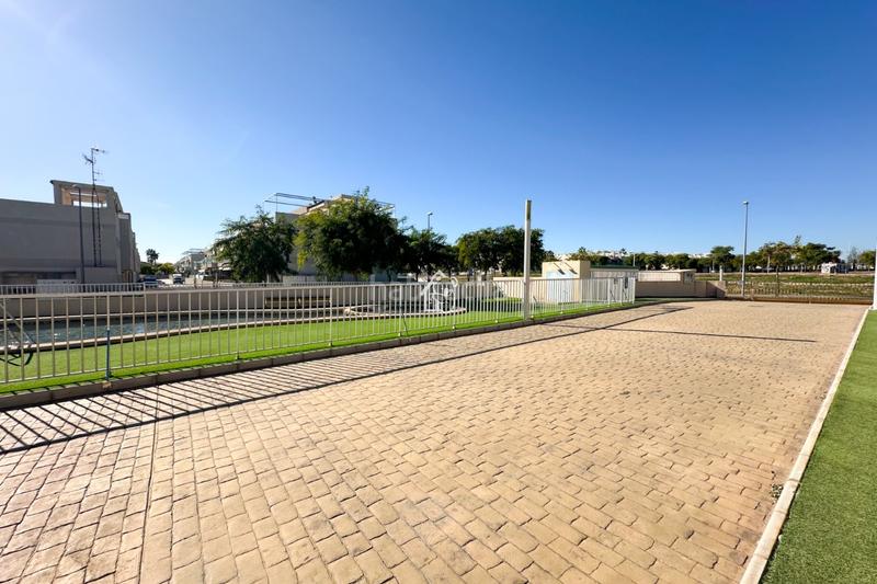 Foto ee9e5893-c968-4948-95f6-20a65a57b1df. Rent apartment with pool in Pueblo Latino Pilar de la Horadada