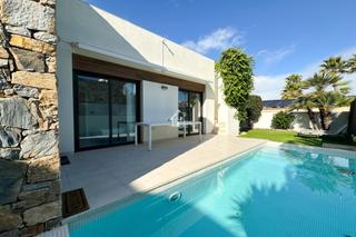 Lloguer Casa a Lomas de Cabo Roig - Los Dolses. Disponible desde ya para larga temporadase alquila acogedora vil