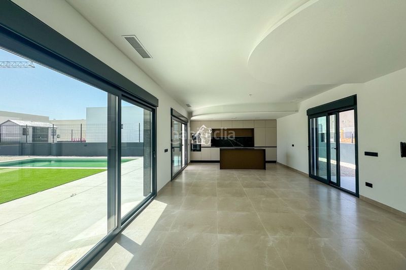 Foto ae8bdca7-d2bc-4a33-b307-a809172f4034. Casa amb piscina a Algorfa