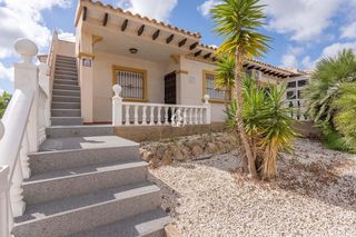 Lloguer Casa adossada a Villamartín-Las Filipinas. Disponible desde octubre a mayonbspbonito chalet adosado en plan