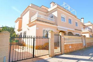 Location Maison jumelée à Torre de la Horadada. Disponible desde el 1 de junio para larga duraciónimagina un esp