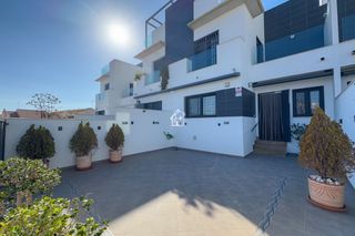 Lloguer Casa adossada a Torre de la Horadada. Disponible desde septiembre para todo el añomagnífico dúplex com