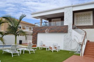 Alquiler Casa en La Zenia. Disponible desde el 1 de junio para larga duraciónse ofrece esta