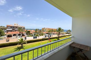 Apartament a Punta Prima. Disponibilidad en ventadespertar cada mañana contemplando el med
