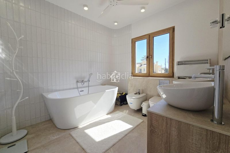 Foto 5b2a647d-6459-4578-86e4-7b4fafe90a9b. Casa amb aparcament piscina a Cabo Roig Orihuela