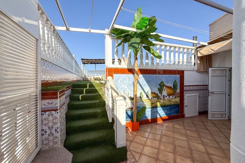 Foto 10a3599a-ef48-4375-97be-a40c5df2bd8f. Àtic amb piscina a Gaspar Perelló Torrevieja