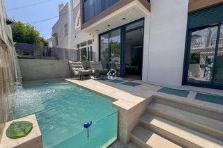 Miete Reihenhaus in Nueva Torrevieja. Disponible desde ya para larga temporadadescubre esta espectacul