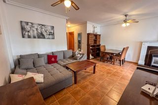 Rent Semi detached house in La Florida. Disponible para larga temporadase alquila acogedor adosado de 85