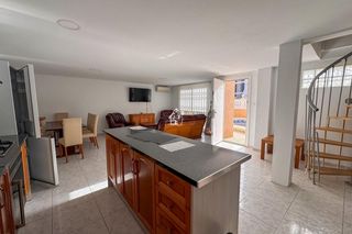Rent House in La Florida. Disponible para larga temporadase alquila estupendo chalet indep