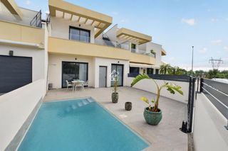 Lloguer Casa a Centro. Disponible desde ya para todo el añose alquila fantástica villa