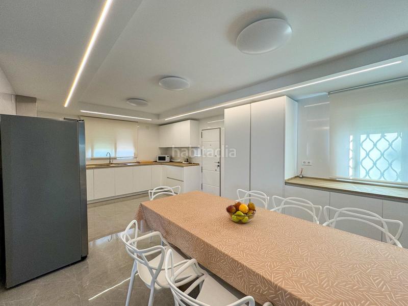 Foto 3f32f101-34d0-4790-8477-cce8c4aabd88. Alquiler chalet villa de lujo en primera linea en cala capitan en Orihuela
