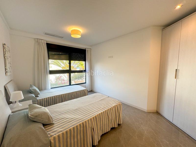 Foto 8634ff27-2e0a-4bd9-a69b-f1a3d564b3da. Alquiler chalet villa de lujo en primera linea en cala capitan en Orihuela