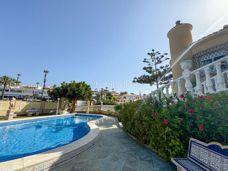 Foto b0ce3357-5704-4aa3-9b9e-6c1729d16063. Alquiler chalet villa de lujo en primera linea en cala capitan en Orihuela