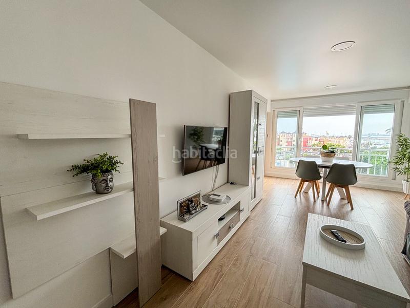Foto e470bdc2-cdb3-4f75-9b07-36832a2ccbbd. Alquiler apartamento espectacular apartamento con vistas al mar en Torrevieja