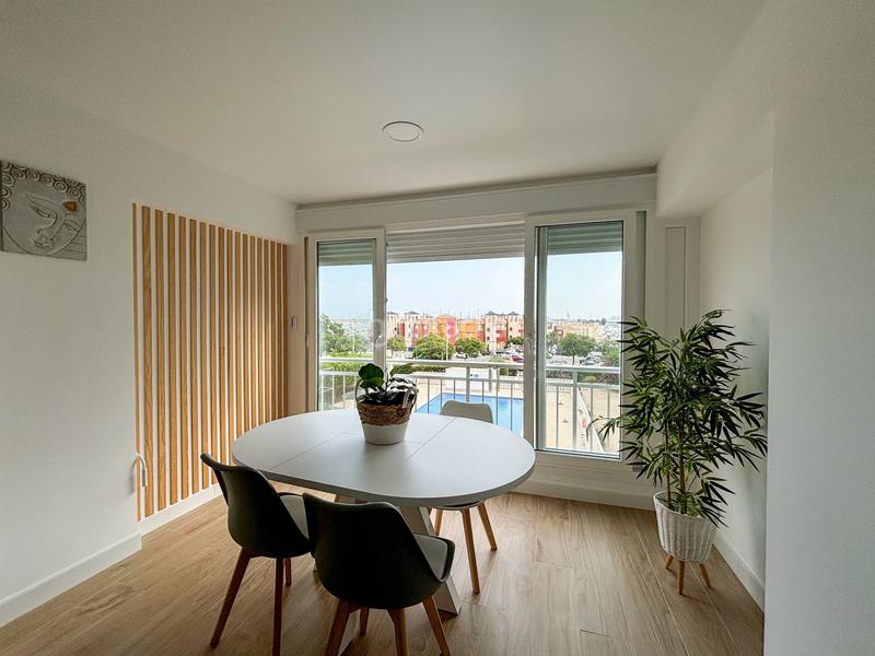 Foto bd55f640-c79c-4bb3-bb1e-f4ee96b84819. Lloguer apartament amb piscina a El Acequión Torrevieja