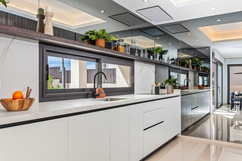 Foto 662b6b89-c6eb-4b4c-9d5a-05f0742f7845. Xalet amb piscina a Rojales