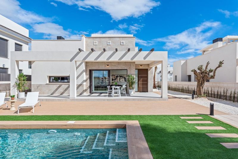 Foto 7b780ca5-5224-4828-9f1c-50e241ba78df. Xalet amb piscina a Rojales