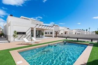 Xalet a Rojales. Preciosa villa en venta en ciudad quesada