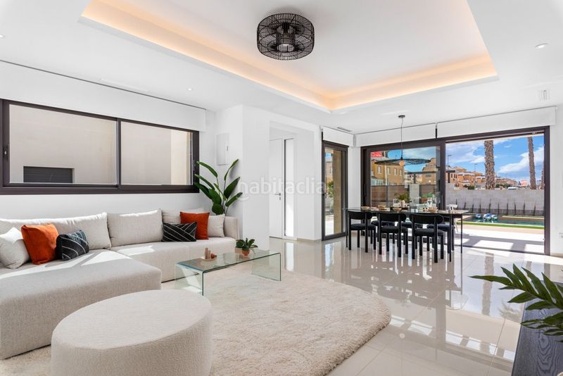 Foto a762fd50-76b5-4a7b-bfad-f357624928de. Xalet amb piscina a Rojales