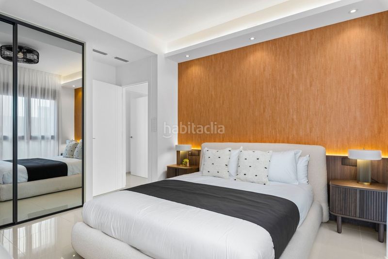 Foto da89f05e-a62e-48fc-a846-d4437c276d42. Xalet amb piscina a Rojales