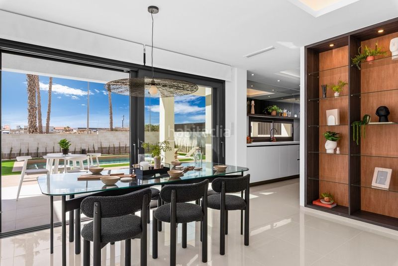 Foto f567ebd8-6b27-49b0-bc87-0ff50fb3b84a. Xalet amb piscina a Rojales