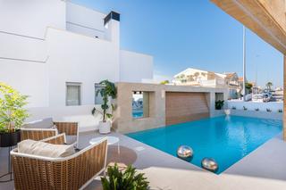 Chalet en Rojales. Villa de lujo en venta en ciudad quesada