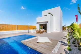 Maison à San Fulgencio. Villa de estilo mediterráneo en san fulgencio