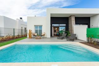 Casa adossada a Algorfa. Espectacular semiadosado en la finca resort, algorfa
