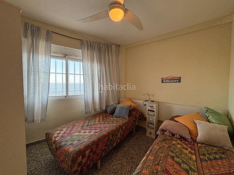 Foto ba1f789f-c4ad-4e94-b001-a6e660daab60. Alquiler apartamento espectacular piso en primera linea en playa de los locos en Torrevieja