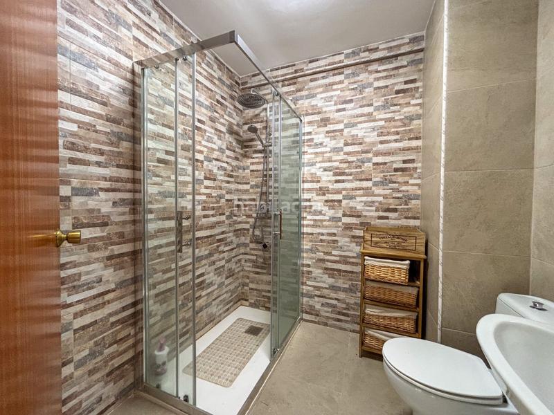 Foto f9f0ef29-2ed6-49e9-ad2b-f47e8a0b887e. Alquiler apartamento espectacular piso en primera linea en playa de los locos en Torrevieja