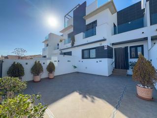 Duplex en Torre de la Horadada. Precioso duplex en venta reformado en la torre al lado del mar.