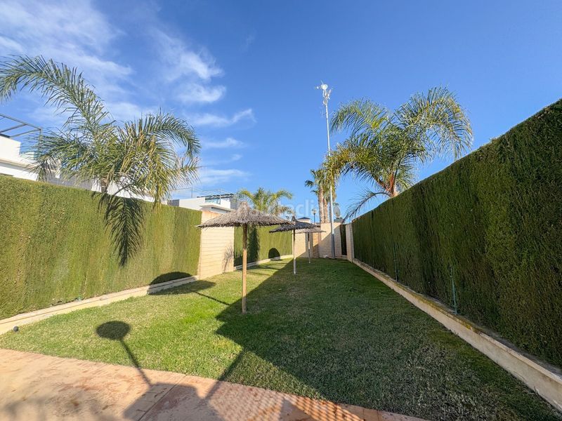 Foto f9e9f130-5d48-428f-b46d-11cd2089f0e9. Duplex con riscaldamento piscina in Torre de la Horadada Pilar de la Horadada