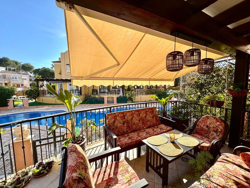 Foto 911c47e2-8dd4-4099-a25a-b8b2dc0253fc. Rent house with pool in Los Balcones-Los Altos Torrevieja