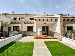 Maison jumelée à San Miguel de Salinas. Oportunidad unica en san miguel de salinas.este encantador chale