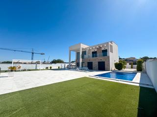 Maison à San Fulgencio. En venta  disponible para entrega inmediatate presentamos una ex