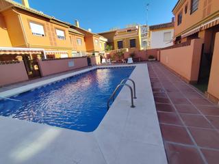 Maison jumelée à Puerto Deportivo. Espectacular casa adosada de 4 dormitorios en fuengirola