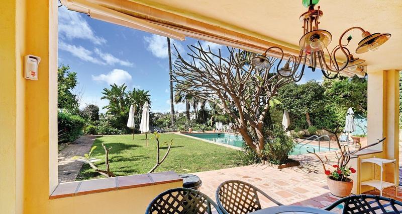 Foto 2f388f16-bf1f-4921-a47a-16391e061521. Chalet exquisita villa en elviria en Santa María Marbella