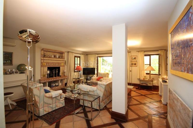 Foto 385a724c-e04a-42aa-935a-a7666d3278b8. Chalet exquisita villa en elviria en Santa María Marbella