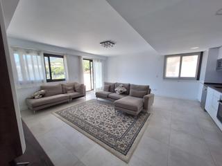 Miete Etagenwohnung in Montealto - Monterrey. Apartamento moderno con terraza y vistas al mar