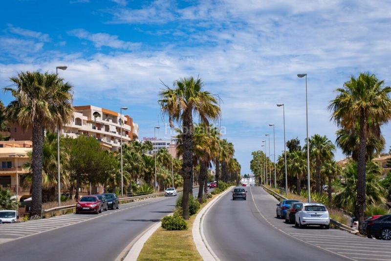 Foto 5151f05f-6be3-4f9b-a40d-9fef61136800. Casa a schiera con riscaldamento parcheggio in Zona Centro Comercial Torrequebrada Benalmádena