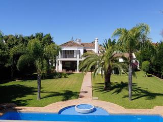 Chalet in Guadalmina Baja. Exclusiva villa cortijo en guadalmina baja  marbella
