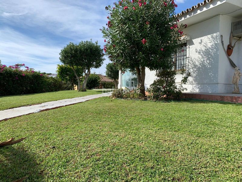 Foto 2df1541e-a74c-4bd1-9c79-e4c85615d857. Casa amb aparcament a la cala Mijas Mijas