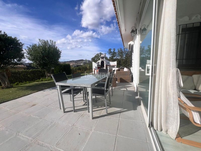 Foto 2f5b6f03-d346-44e8-b3ee-51d5386bcbff. Casa amb aparcament a la cala Mijas Mijas