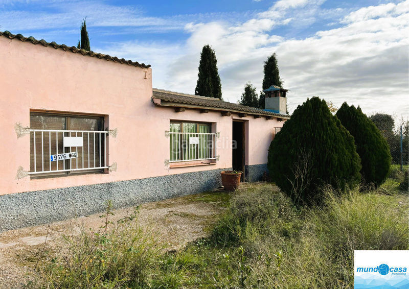 Foto 1f17936d-6caa-4c44-8f09-b66750d4d069. Country house with parking in Peñaflor Zaragoza