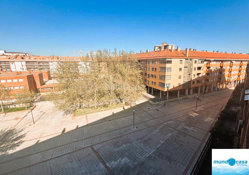 Foto 8544d8c5-45cf-46e8-8026-dc8f28cda319. Flat in plaza ángel sanz briz 2 in La Granja Zaragoza