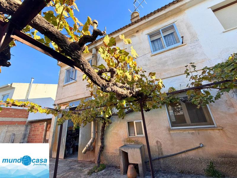 Foto fd45a5ed-cde9-4c99-be4d-2de4dfbc2d51. Casa adossada amb calefacció a Épila