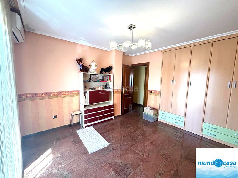 Foto a7b444ef-23fe-4191-90cf-f8d1b0976b2d. Casa adossada amb calefacció aparcament a Escatrón