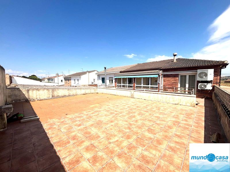 Foto fd11df70-6ba9-4a93-b30e-3336b4897492. Casa adossada amb calefacció aparcament a Escatrón