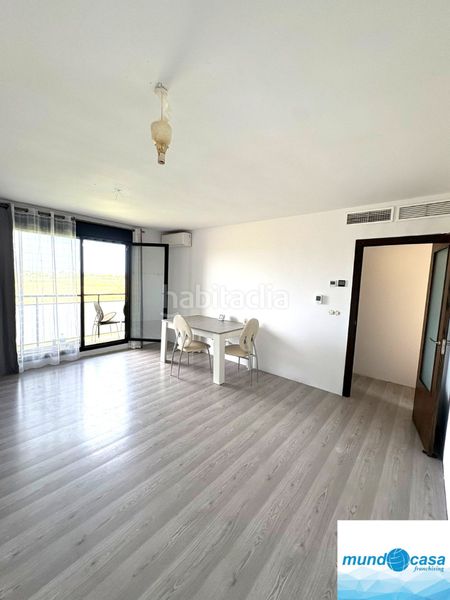 Foto 9f1fee72-d236-44c9-8d56-30d1ac93266c. Flat with heating parking in Pinseque